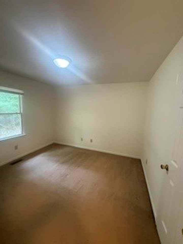 1325 Timberlane - Photo 4 of 6
