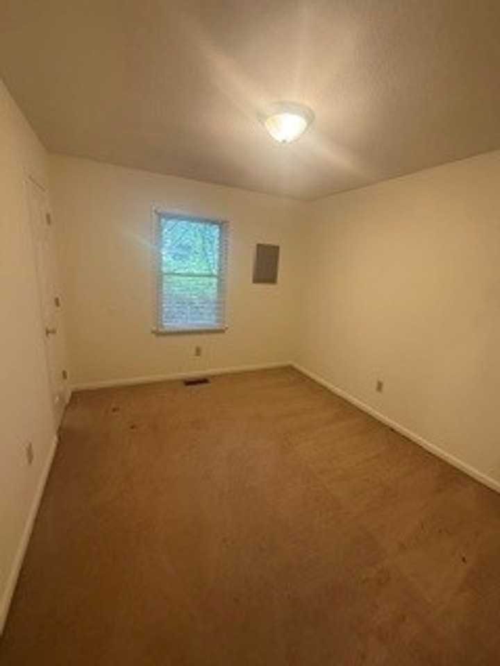 1325 Timberlane - Photo 5 of 6