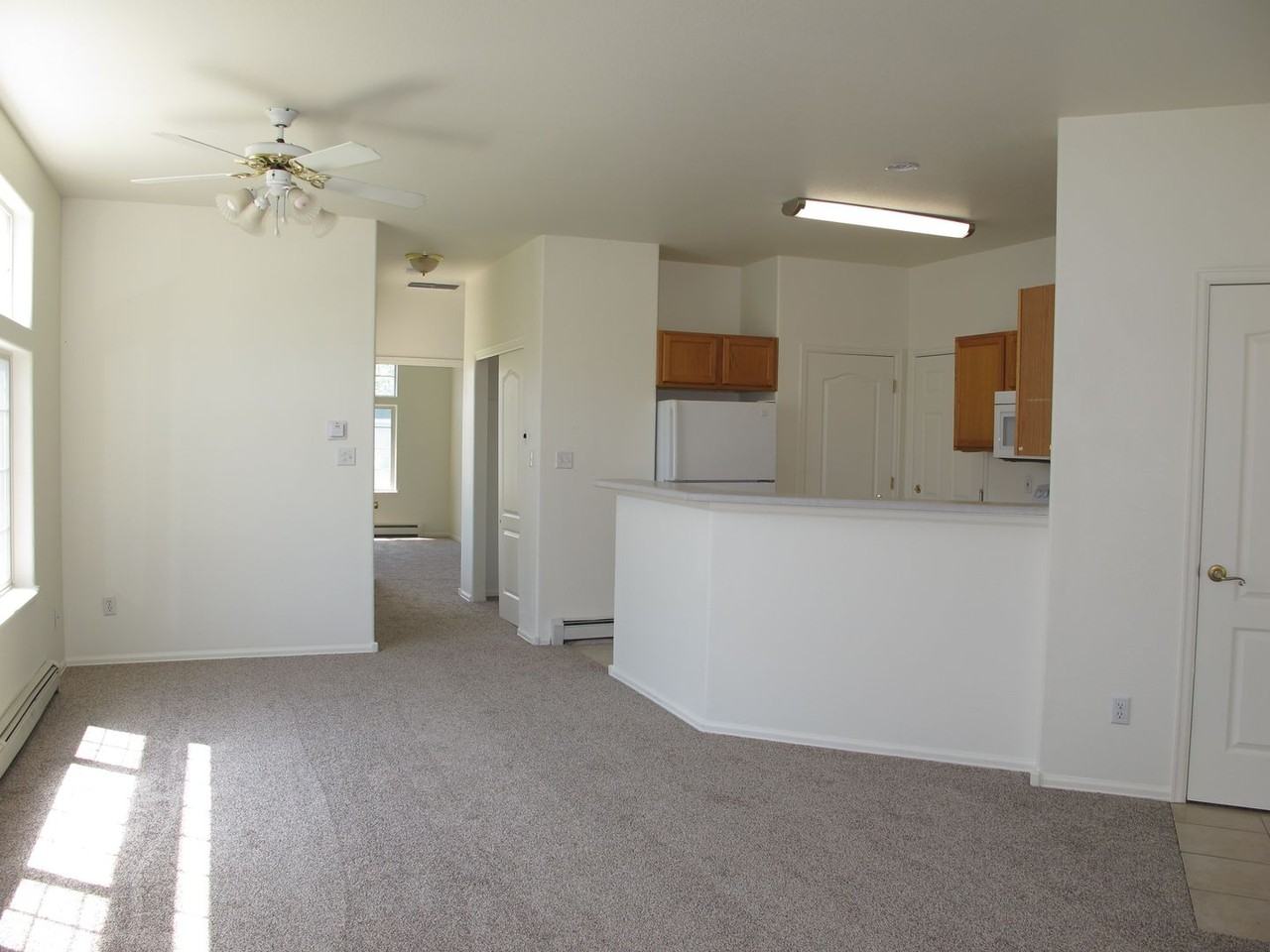 2479 Wellington Ct - Photo 3 of 18