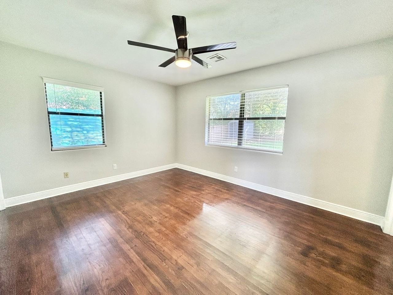 3331 Bayou Blvd - Photo 6 of 20