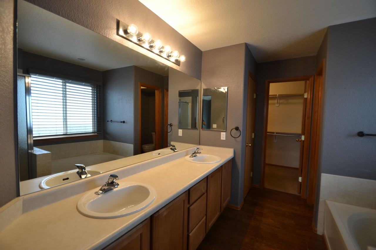 4879 Jedediah Smith Rd - Photo 7 of 15