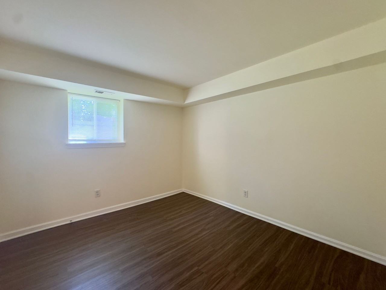 Midwood Apartments in Kenilworth Park, Baltimore, MD! - Photo 3 of 8