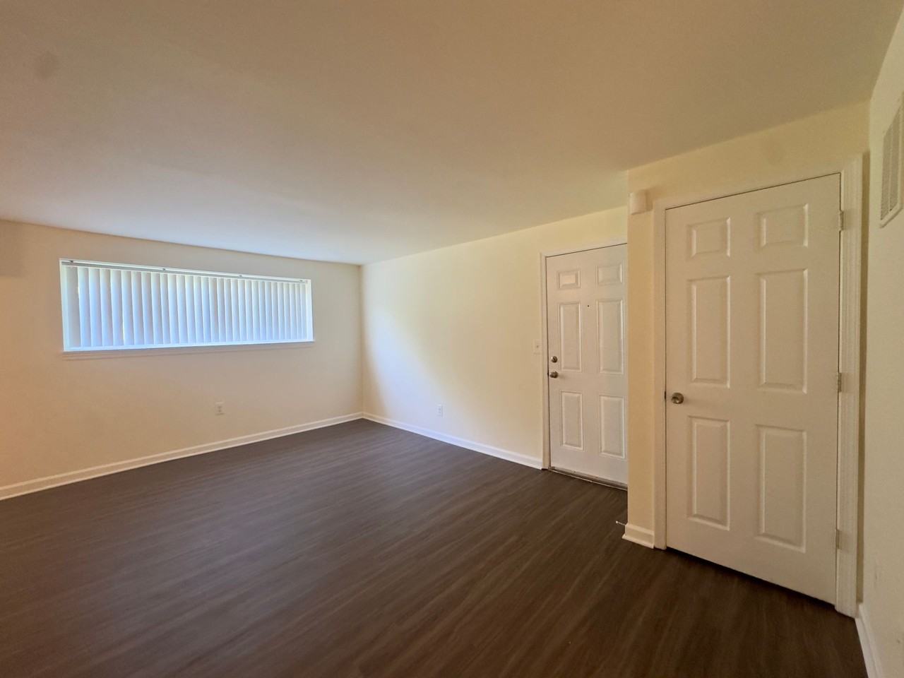 Midwood Apartments in Kenilworth Park, Baltimore, MD! - Photo 4 of 8
