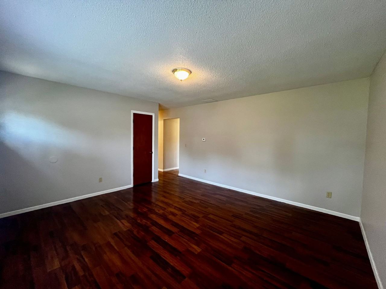 2714 Allegany Ave - Photo 6 of 31