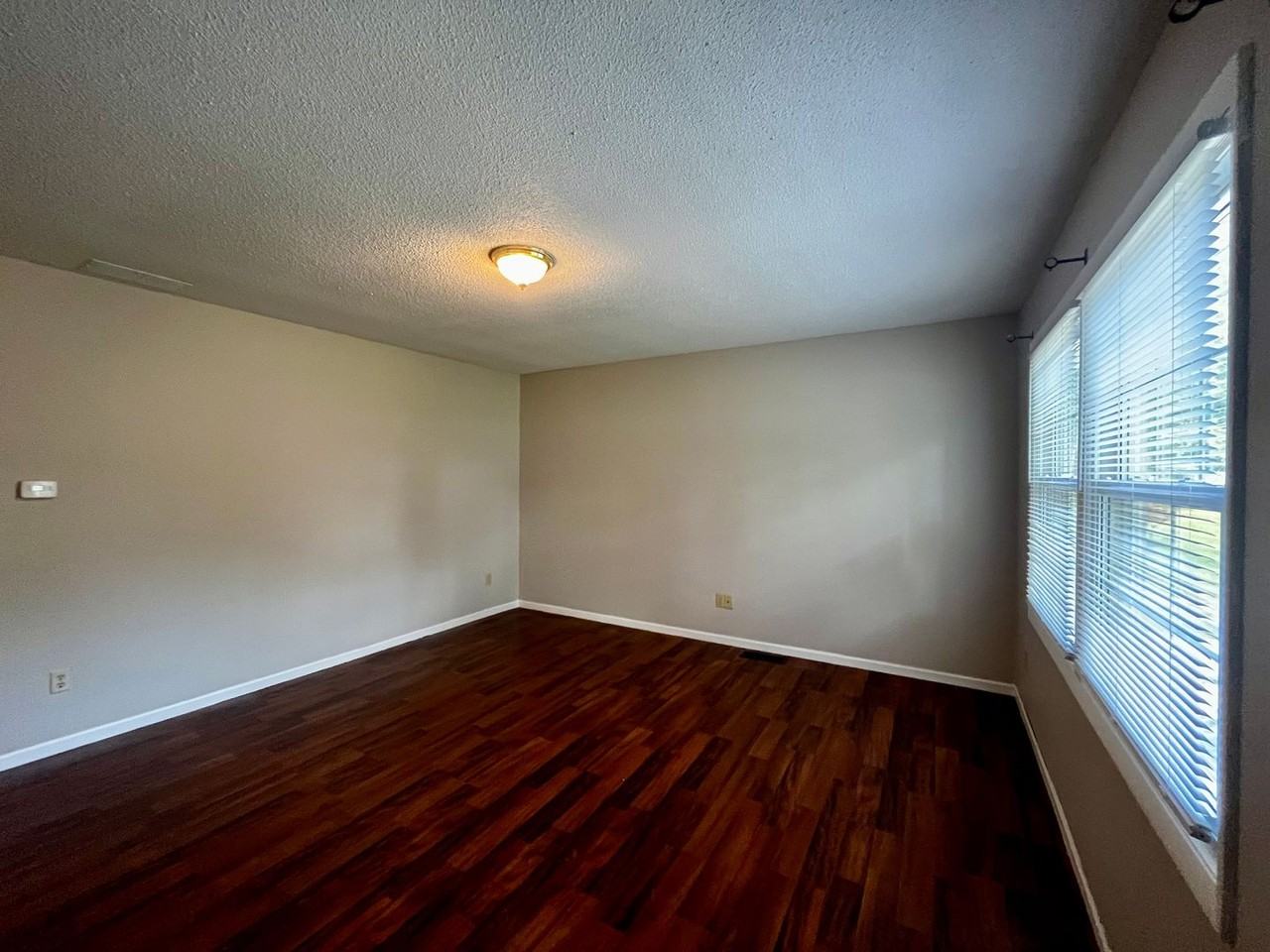 2714 Allegany Ave - Photo 7 of 31