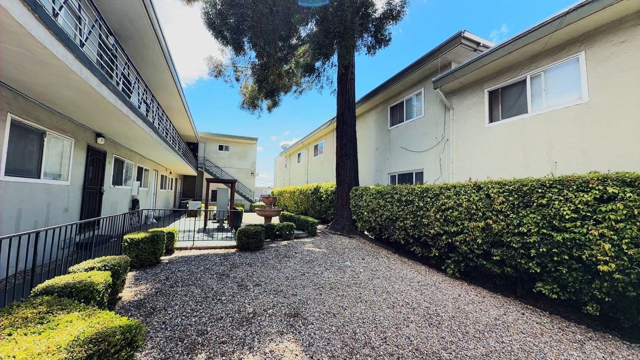 Spacious Apartment Homes | Close to Downtown Oakland - Photo 2 of 10