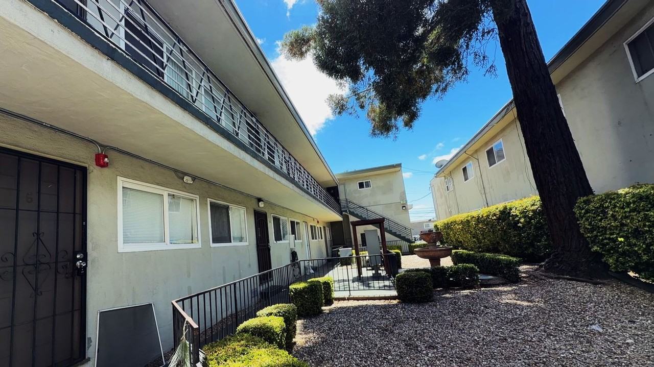 Spacious Apartment Homes | Close to Downtown Oakland - Photo 4 of 10