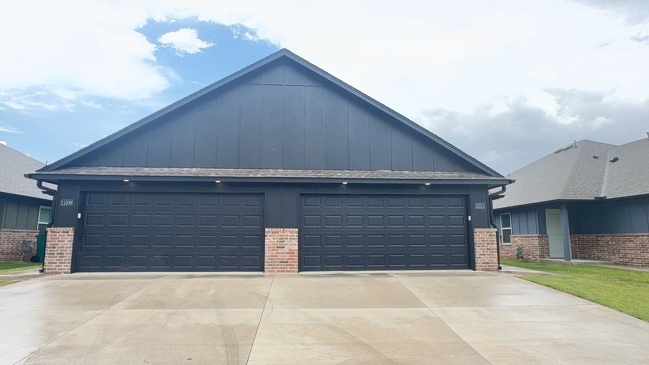 11509 University Dr - Photo 3 of 21