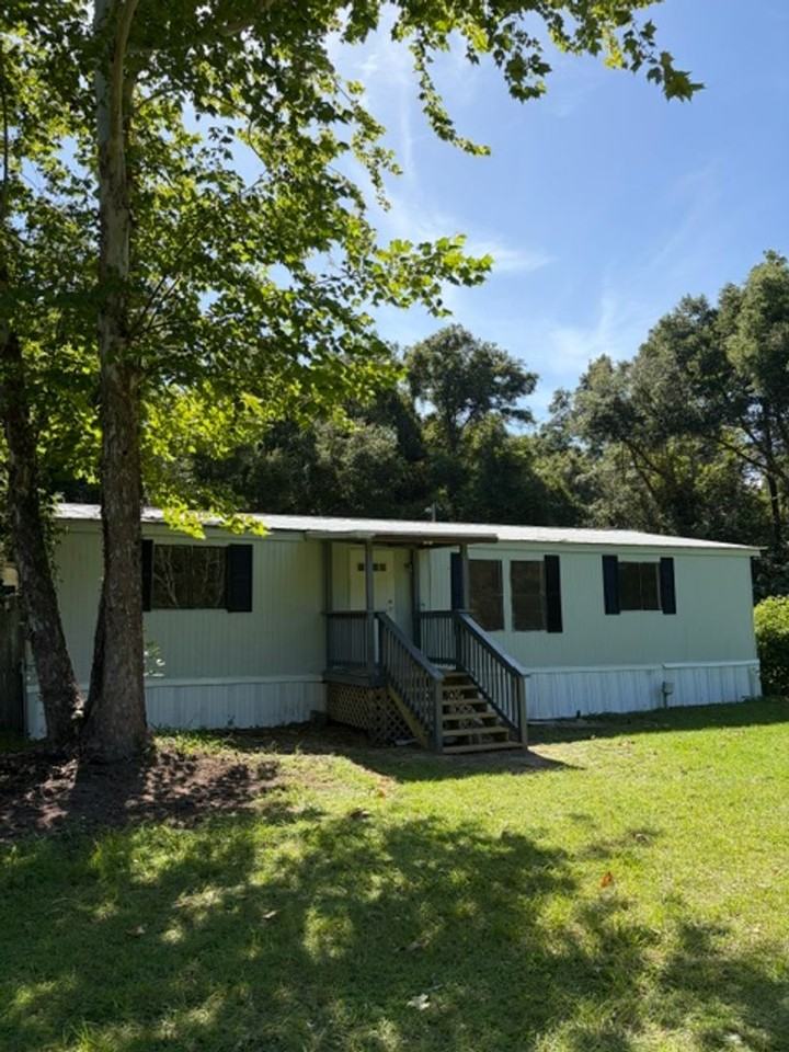 40 Serafino Ln - Photo 3 of 17