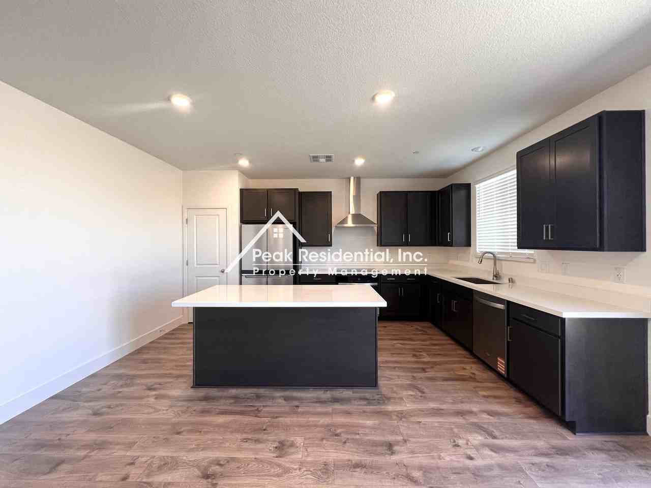 7964 Delta Haven St - Photo 3 of 28