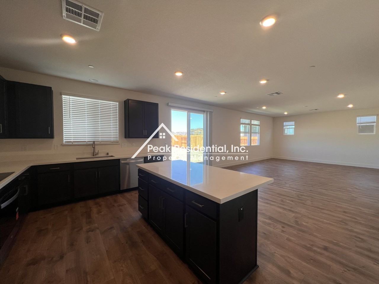 7964 Delta Haven St - Photo 6 of 28