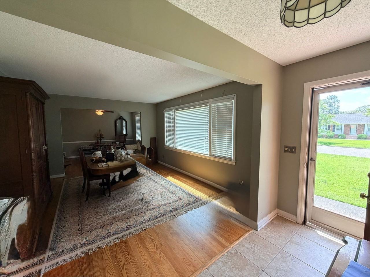 839 Malibu Dr - Photo 3 of 22