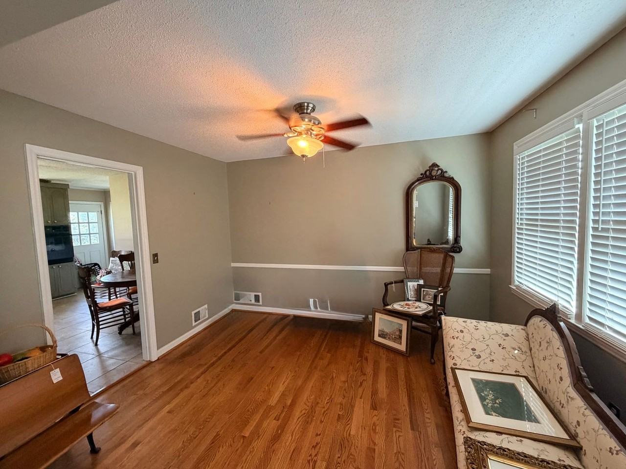 839 Malibu Dr - Photo 5 of 22