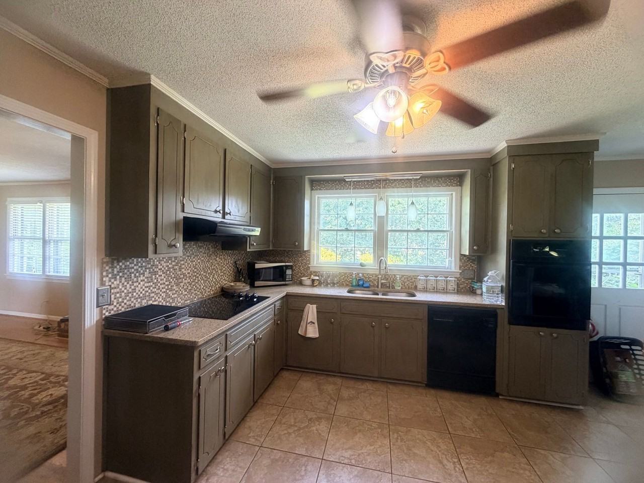 839 Malibu Dr - Photo 6 of 22