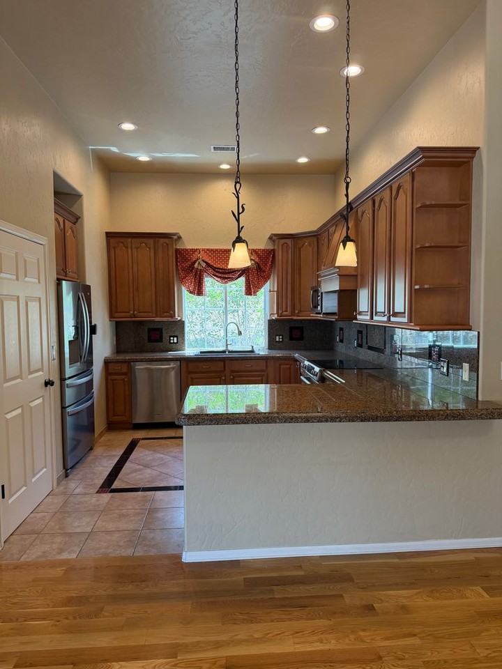 1825 Venetian Dr - Photo 7 of 25