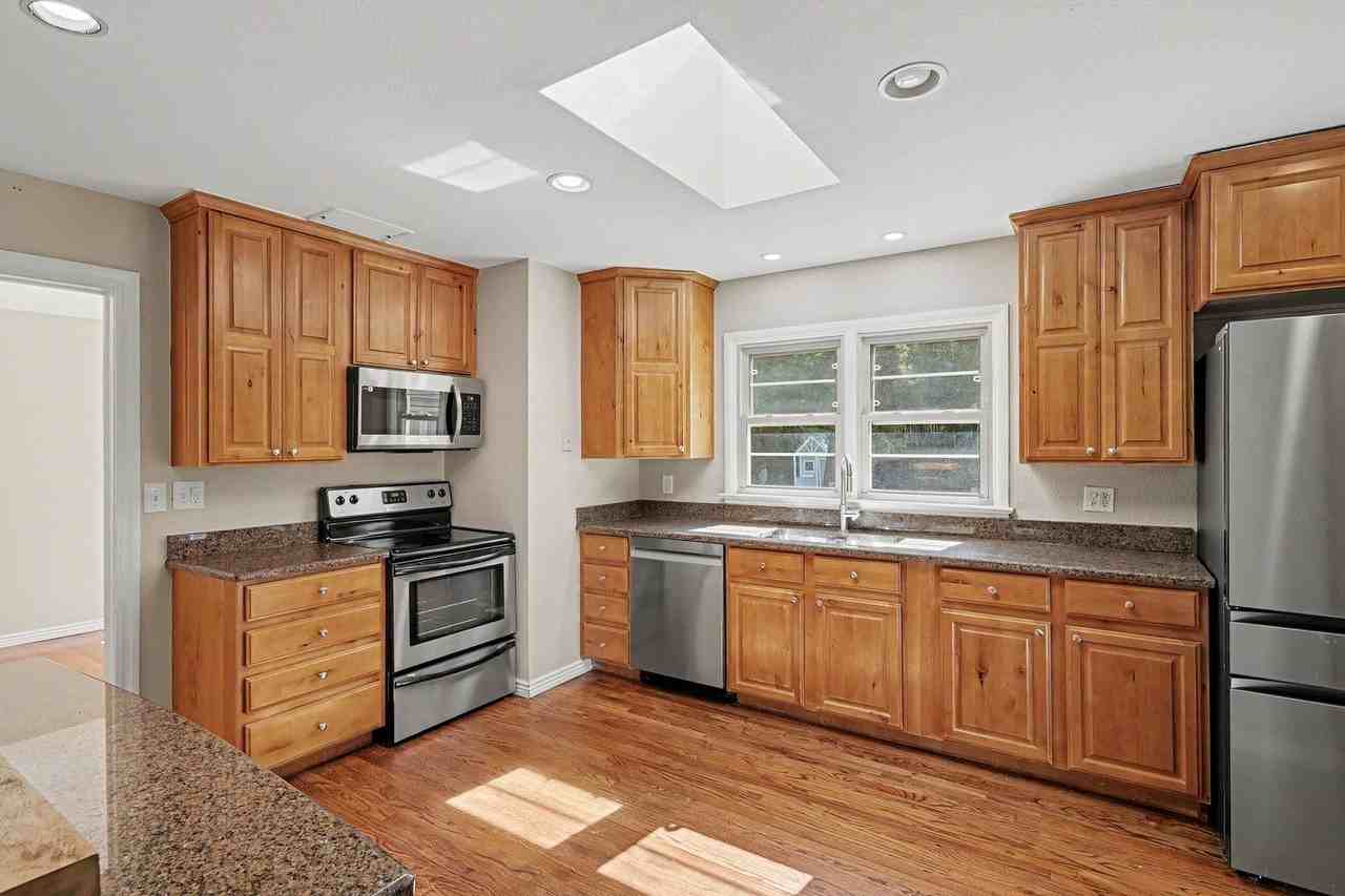 2760 S Kearney St - Photo 4 of 21