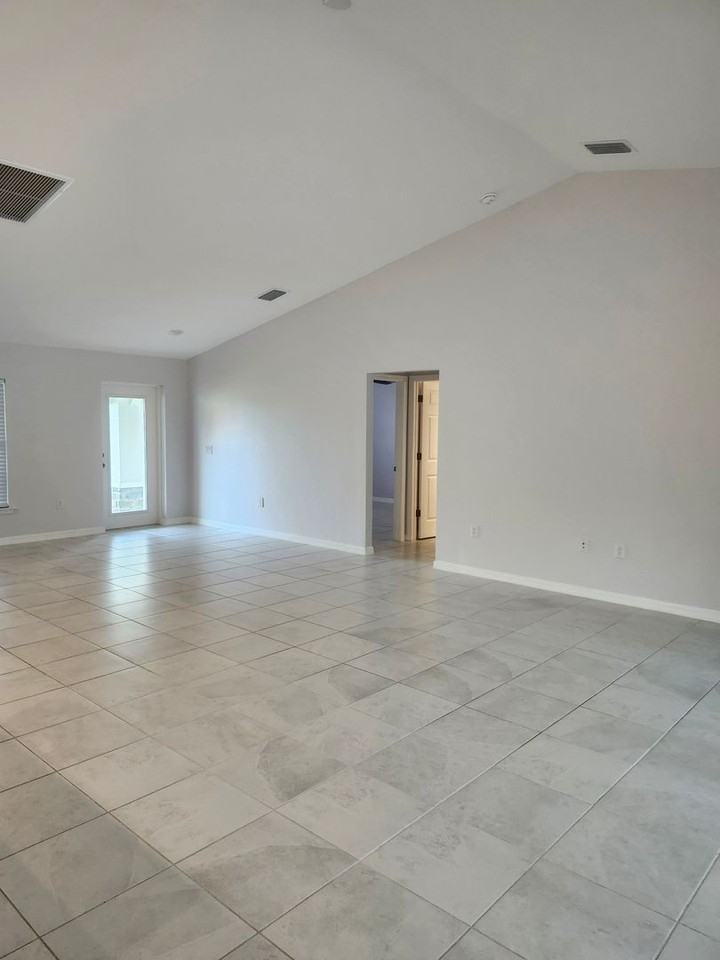 27270 Puno Dr - Photo 3 of 24