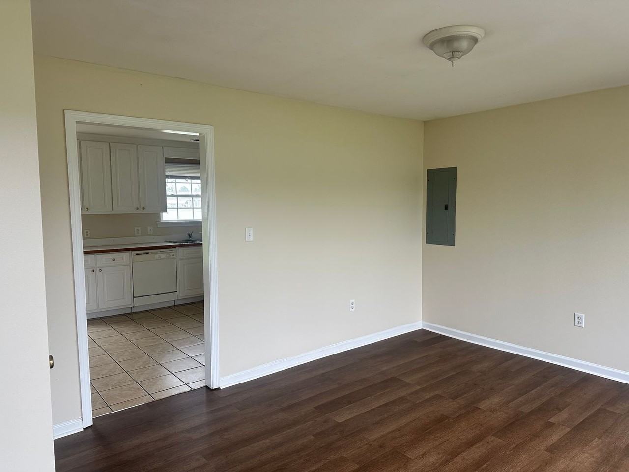 2215 Cotton Dr - Photo 3 of 14