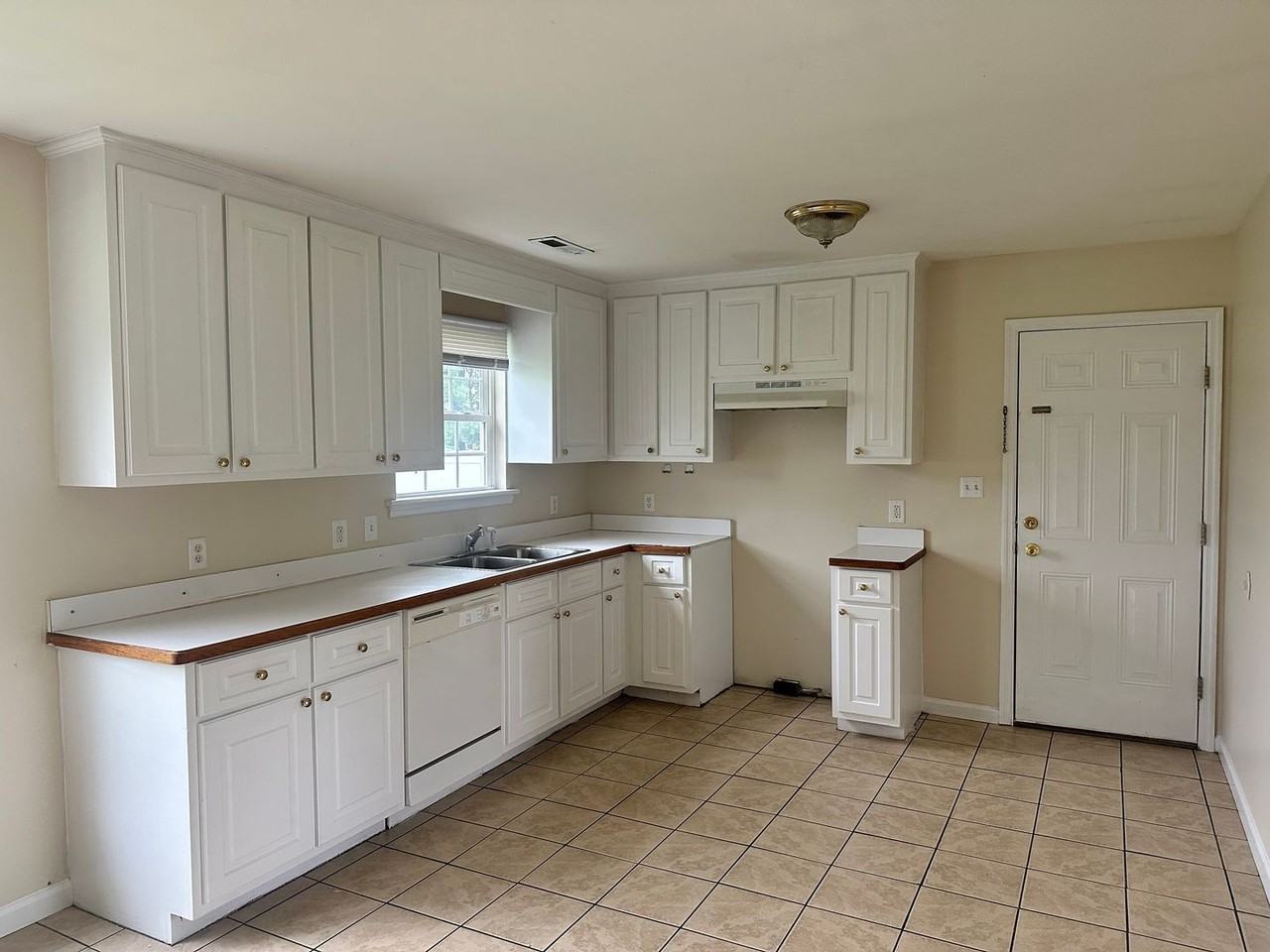 2215 Cotton Dr - Photo 6 of 14