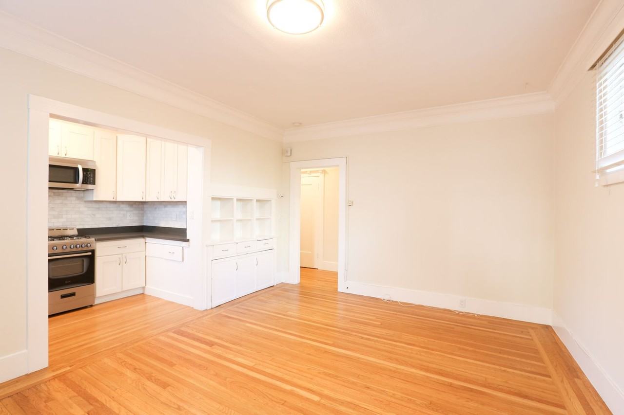 1800 Lakeshore Ave #4 - Photo 2 of 9