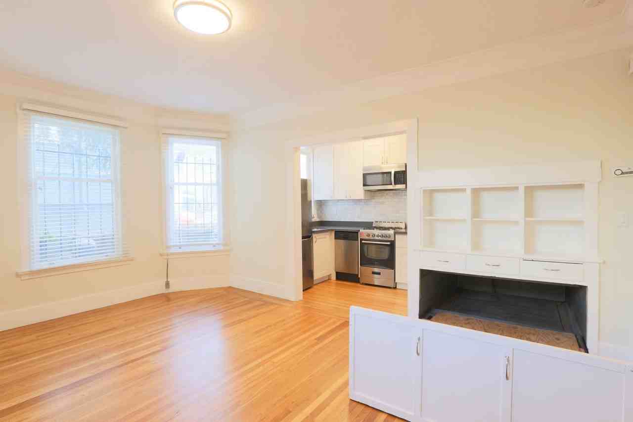 1800 Lakeshore Ave #4 - Photo 3 of 9