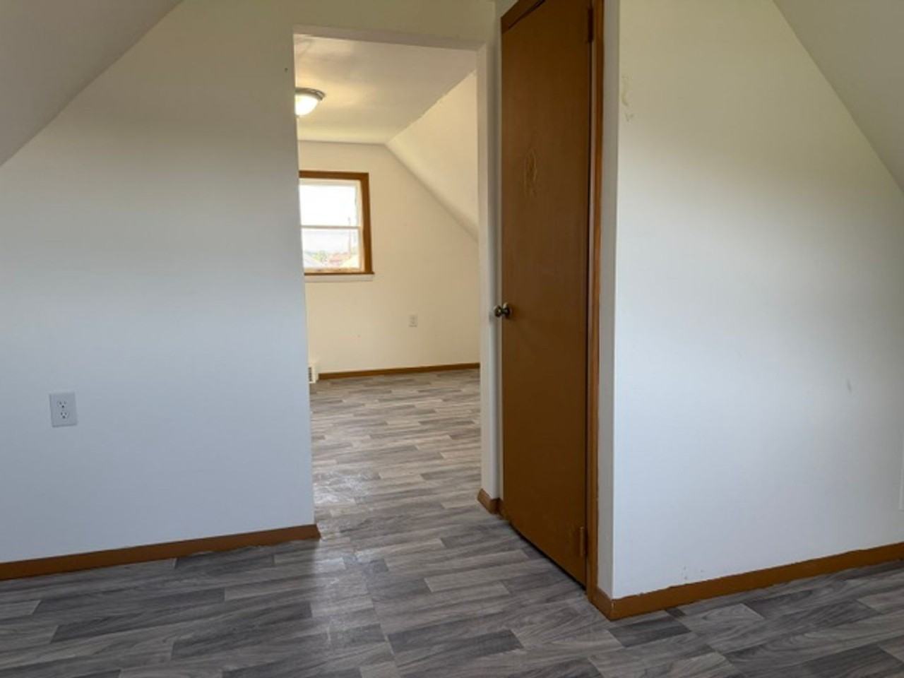832 Delaware Ave - Photo 5 of 13