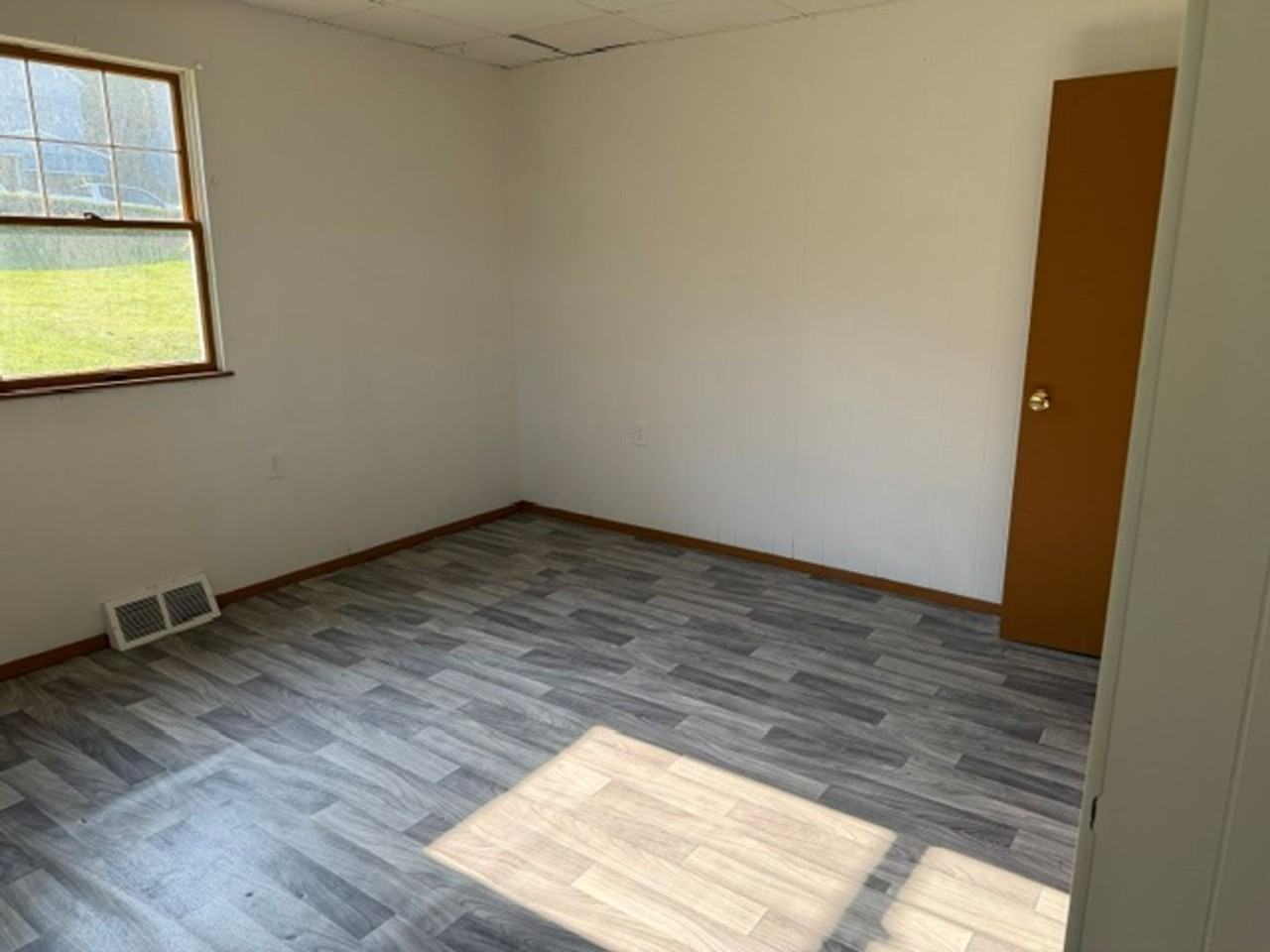 832 Delaware Ave - Photo 6 of 13