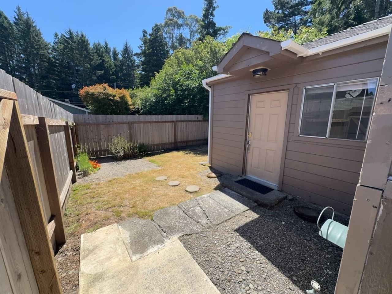 360 1/2 Pleasant Ave - Photo 2 of 12