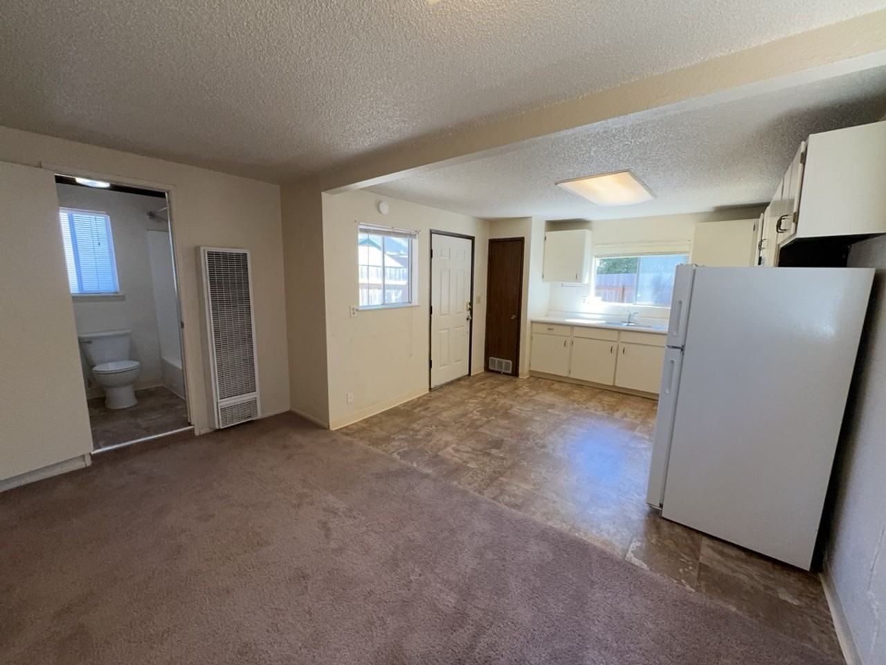 360 1/2 Pleasant Ave - Photo 4 of 12