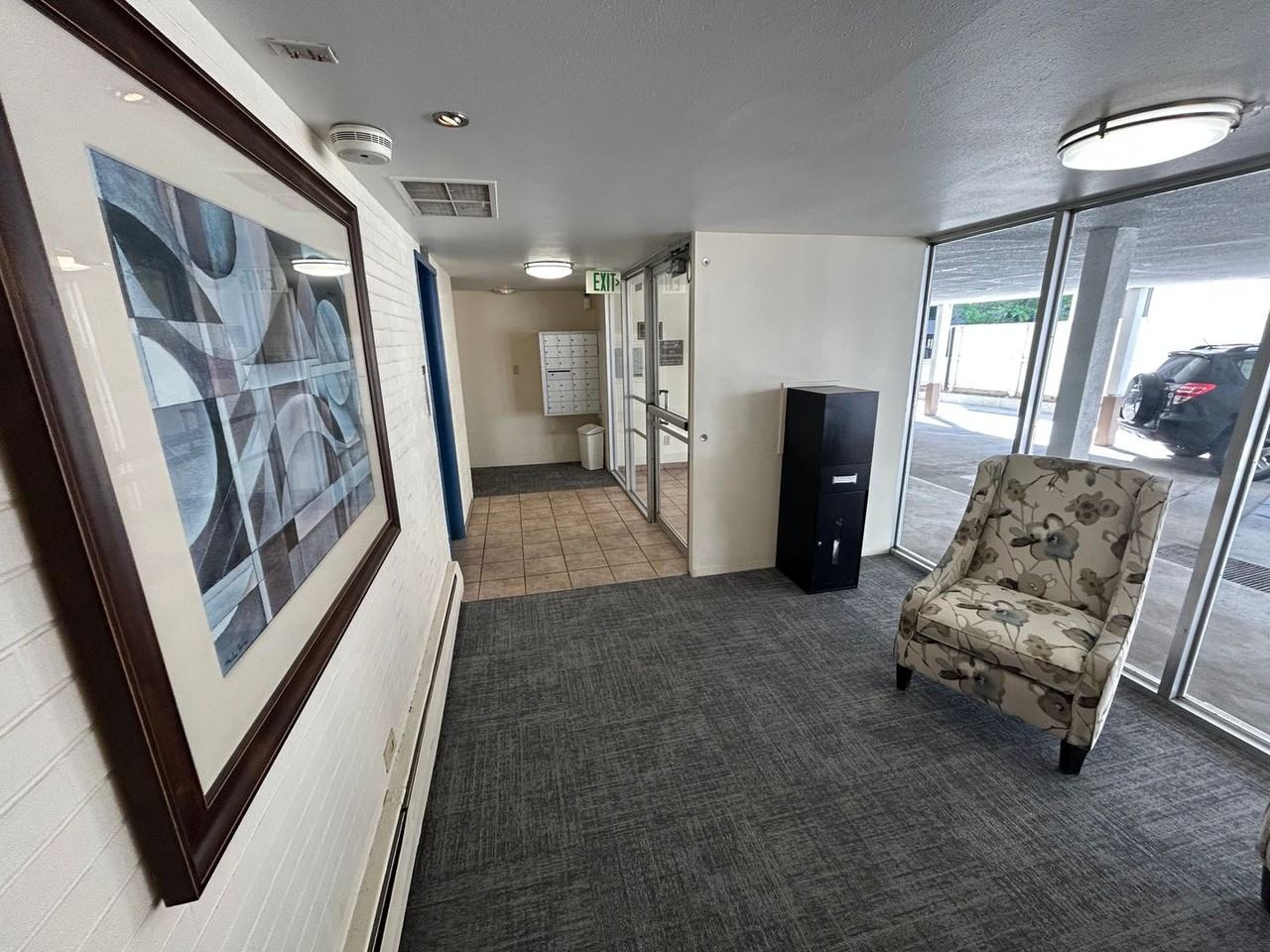 Executive Apartments - Photo 4 of 8