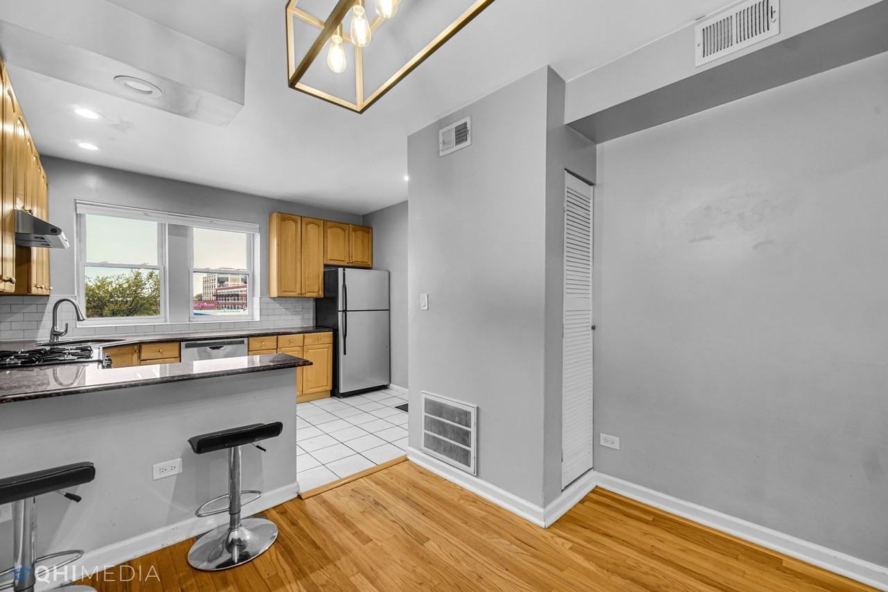 4006 W Nelson St - Photo 4 of 18