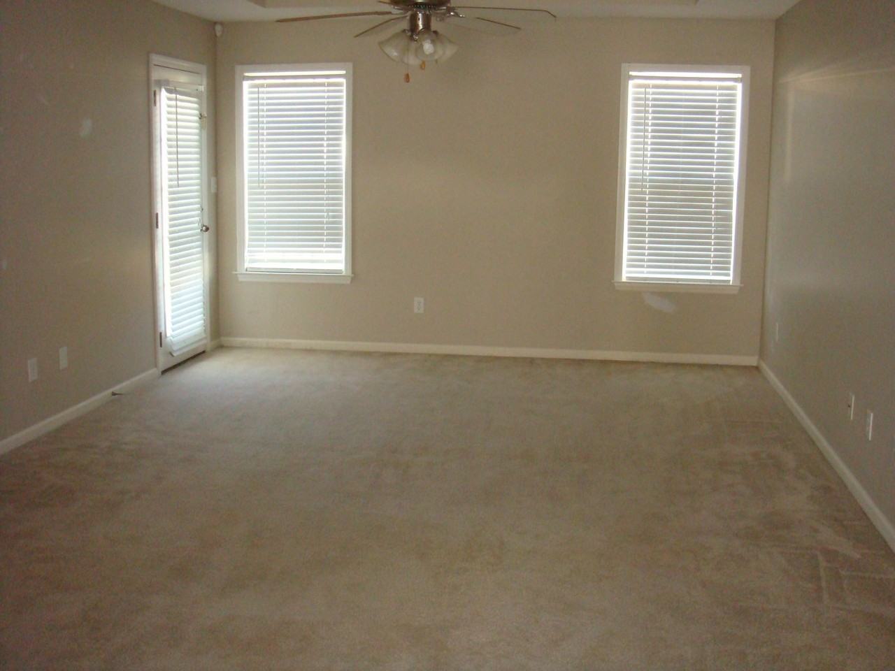 819 Madelyn St - Photo 2 of 8