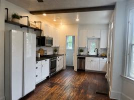 featured image of 562 W Lemon St