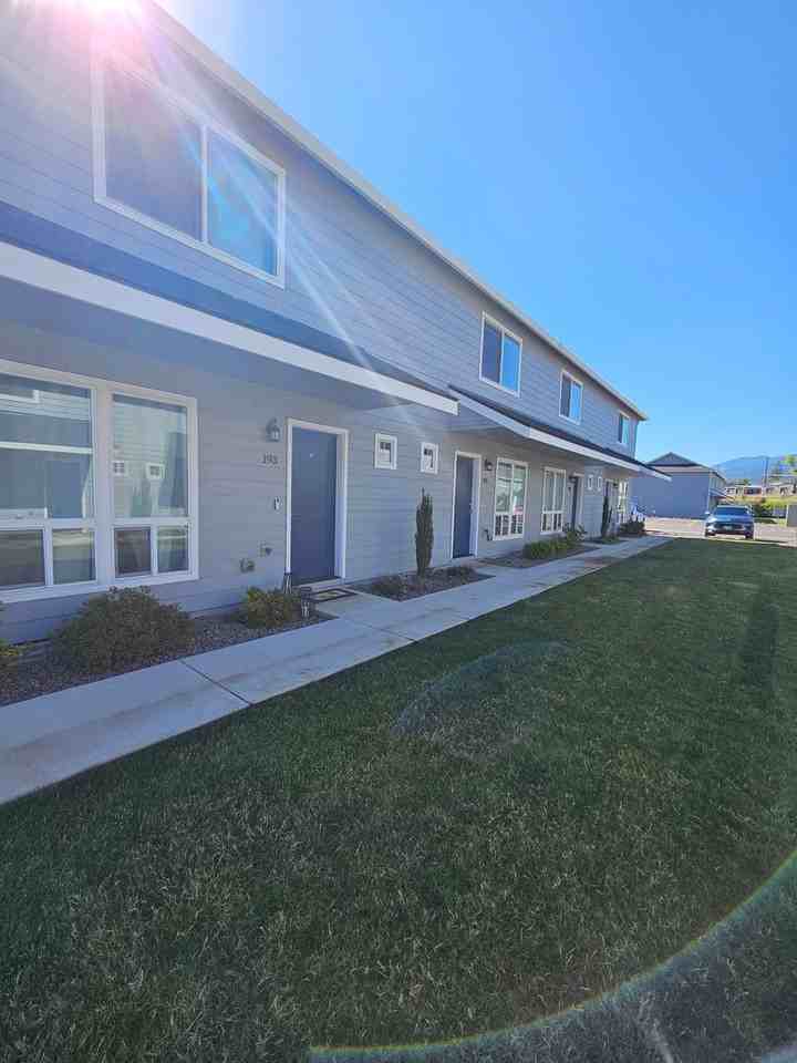 191 Northridge Ter - Photo 2 of 23