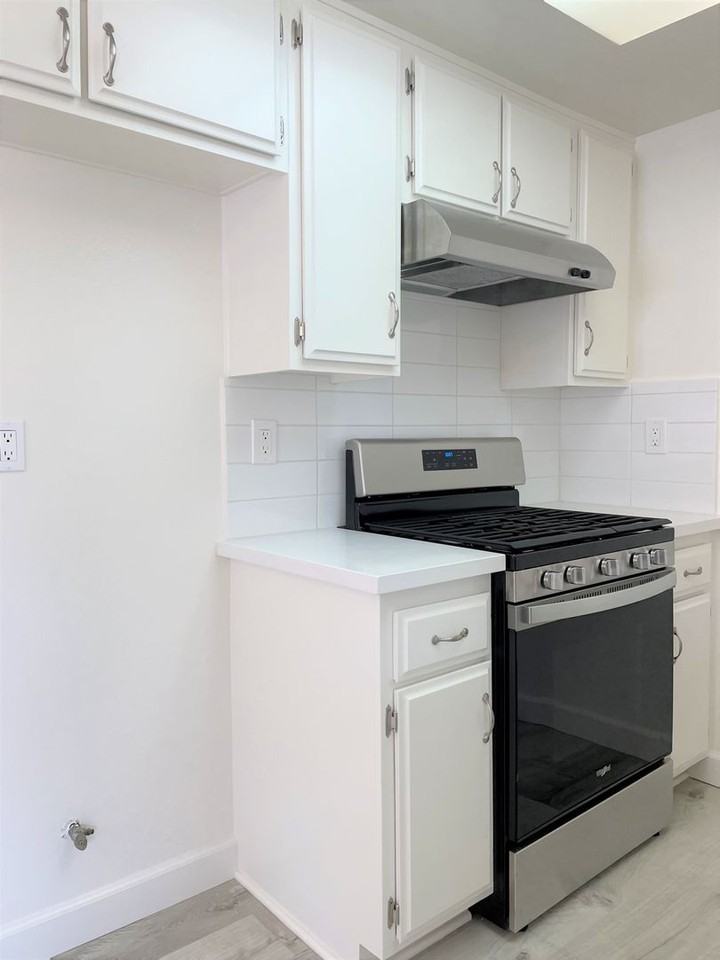 1255 W 7th St - Photo 6 of 14