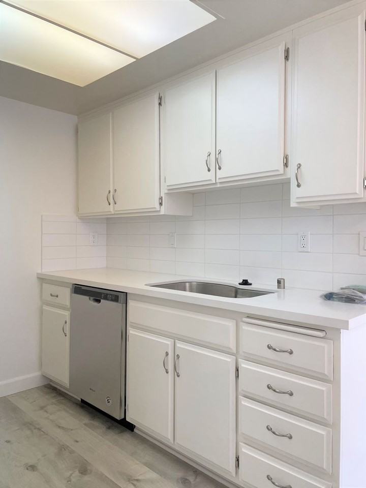 1255 W 7th St - Photo 7 of 14
