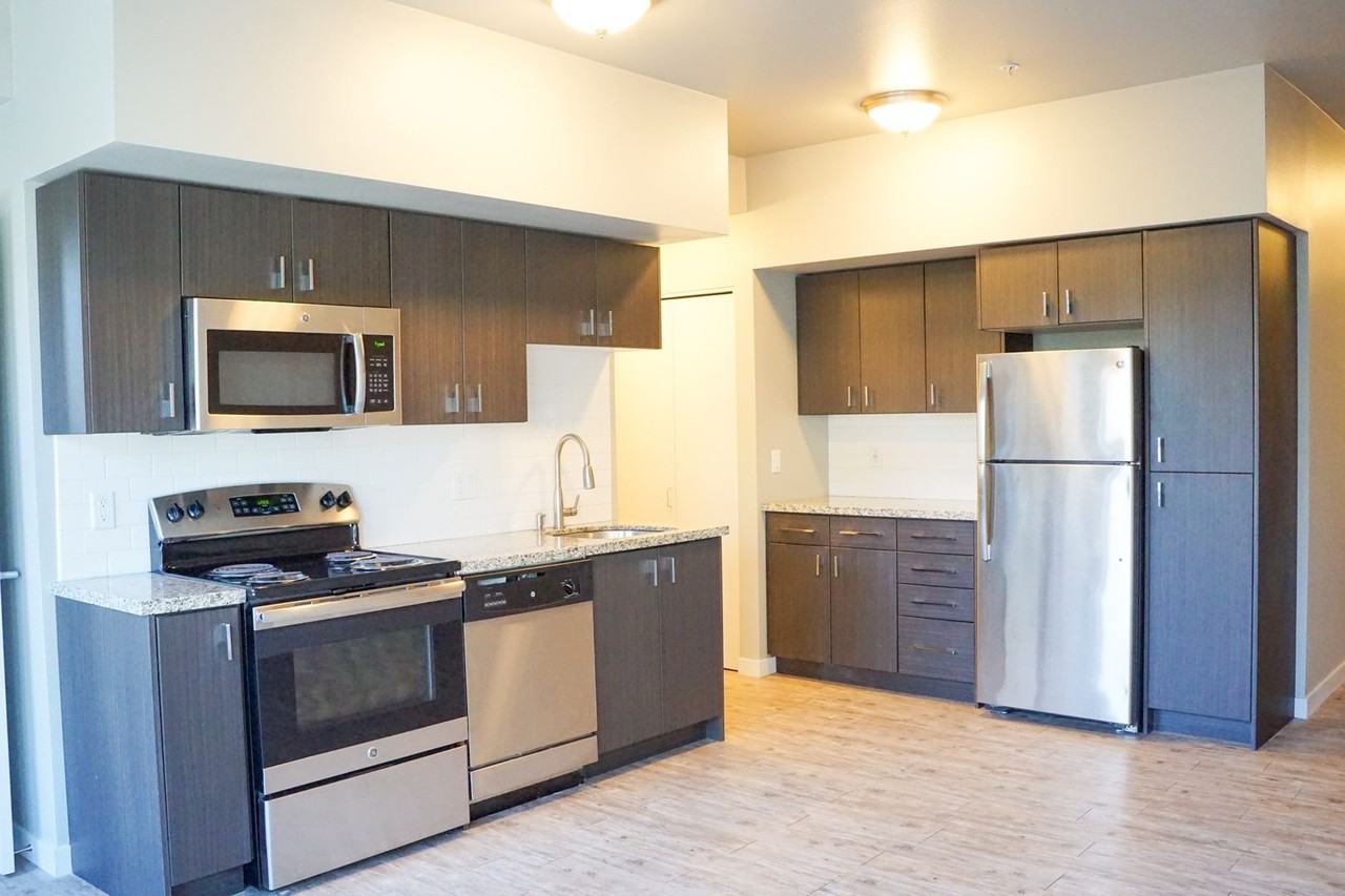 411 Se 14th Ave #206 - Photo 4 of 15