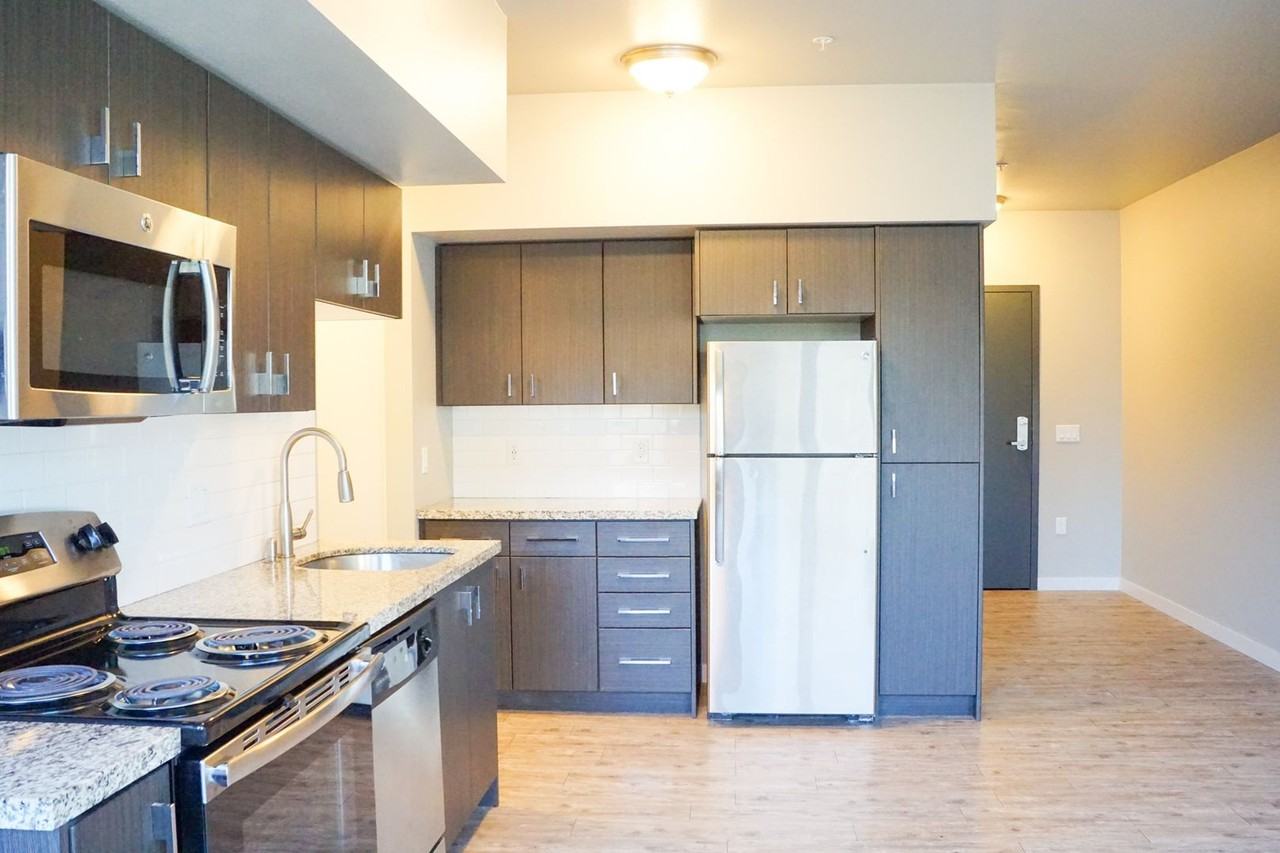 411 Se 14th Ave #206 - Photo 5 of 15