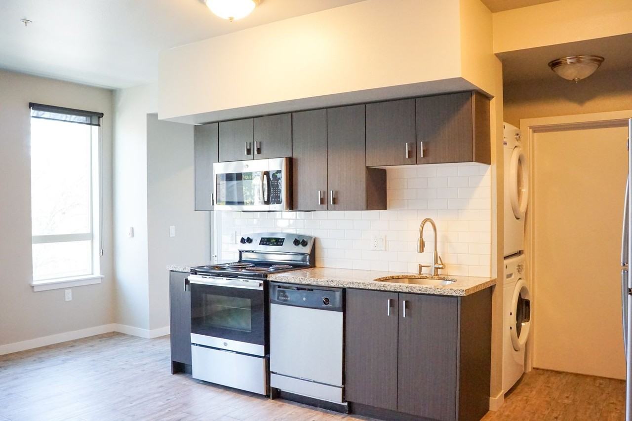 411 Se 14th Ave #206 - Photo 7 of 15