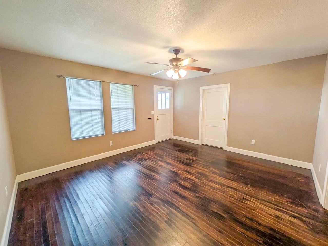 1965 Kingsley Dr - Photo 2 of 14