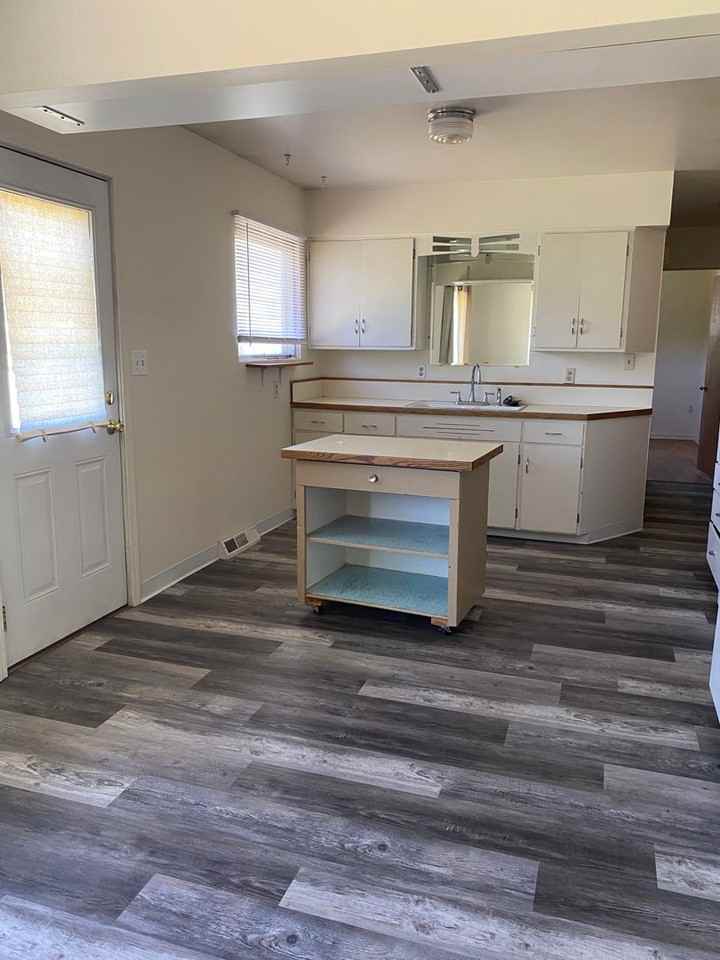 2608 Cardinal Dr - Photo 4 of 19
