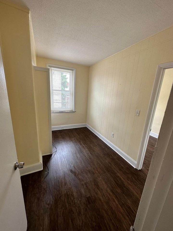 4335 Orchard St - Photo 2 of 12