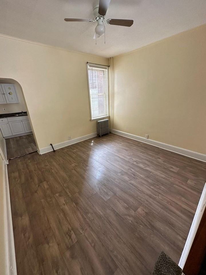 4335 Orchard St - Photo 3 of 12