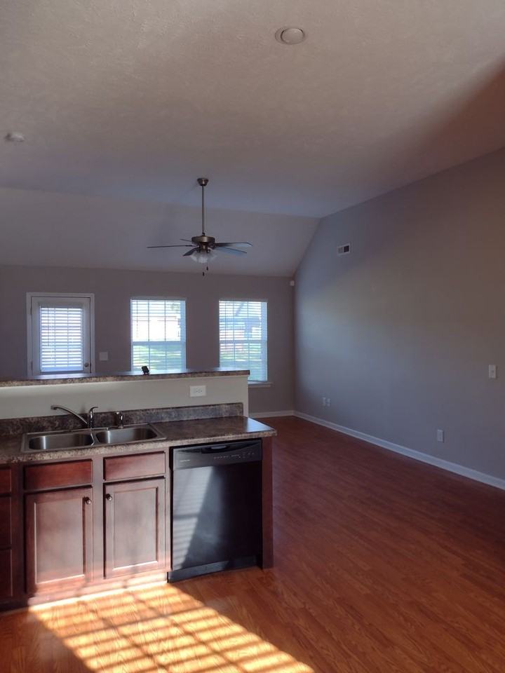 3028 Barretts Ridge Dr - Photo 3 of 25