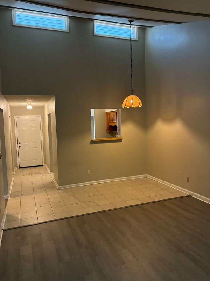 415 Admirals Walk Dr - Photo 3 of 9