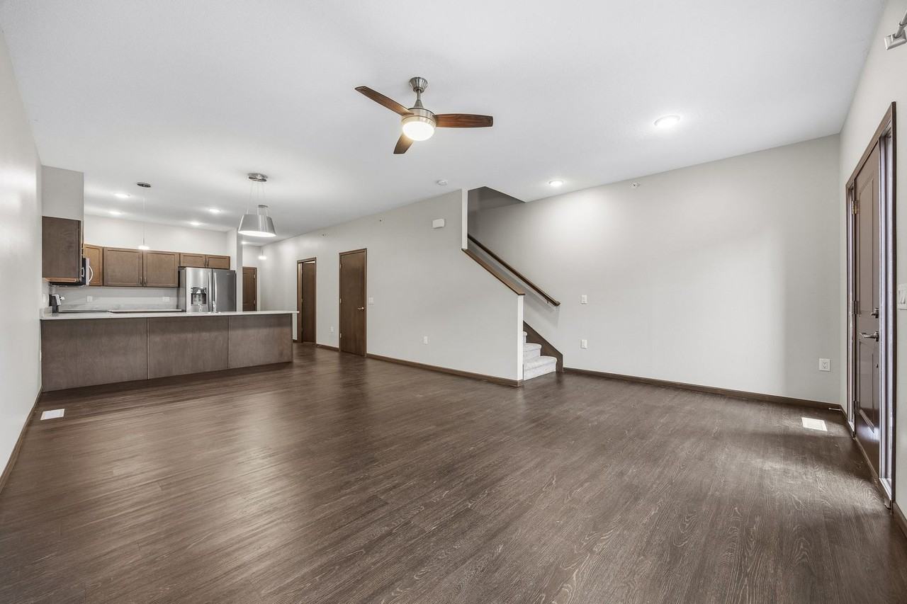 457 2nd Ave Sw - Photo 3 of 29