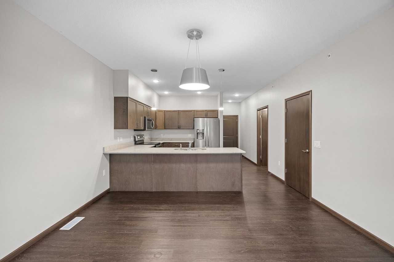 457 2nd Ave Sw - Photo 5 of 29