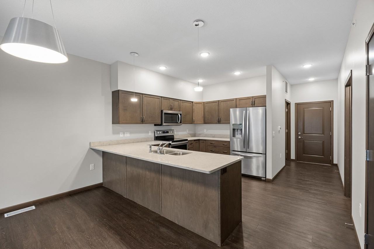 457 2nd Ave Sw - Photo 6 of 29