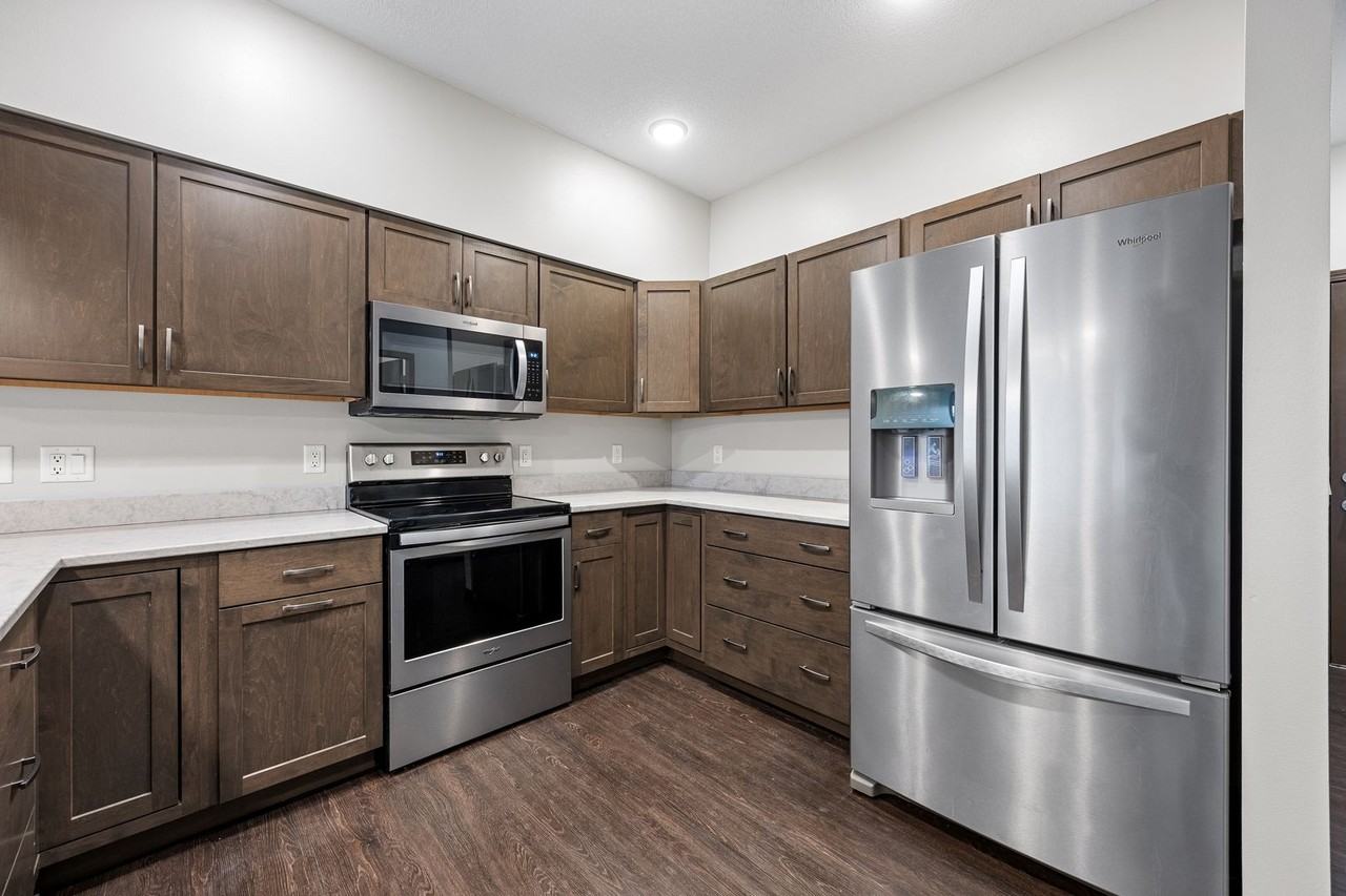 457 2nd Ave Sw - Photo 7 of 29