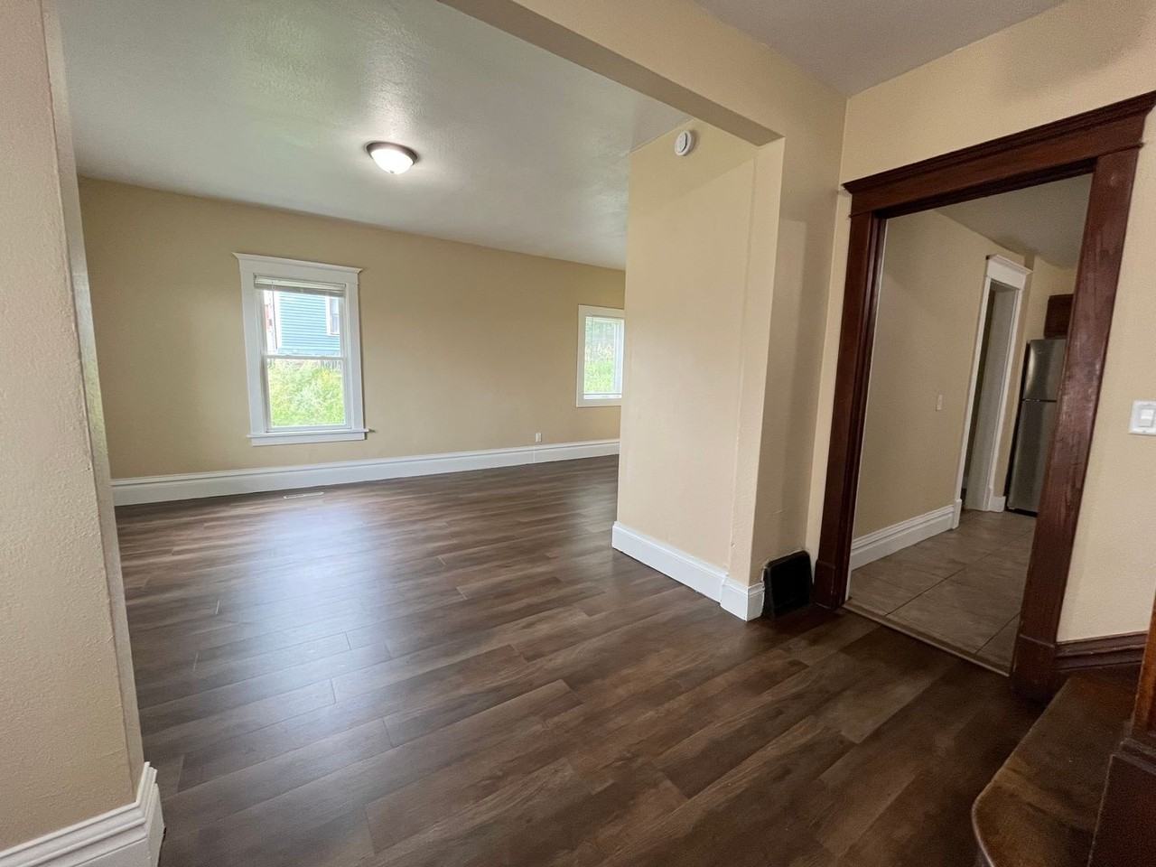 223 N Minnesota Ave - Photo 2 of 34